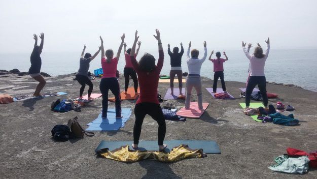 Yoga a cielo aperto